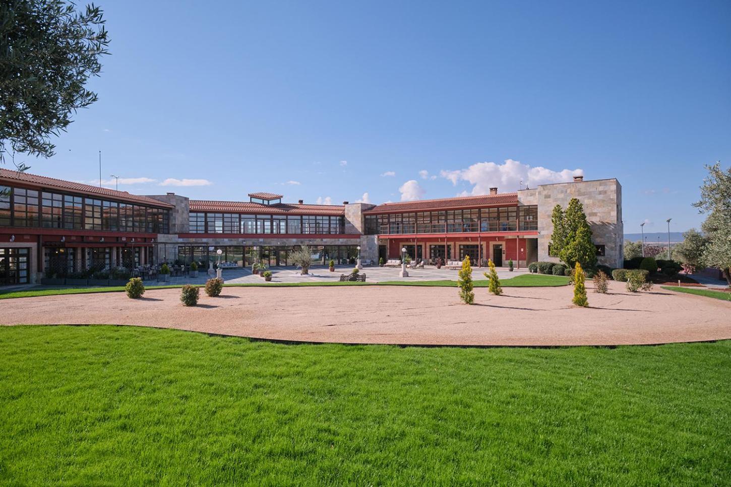 Villa Nazules Hípica Spa Chueca Exterior foto